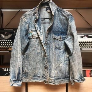 ◽️🔹Vintage Acid-Wash Denim Jacket 🔹◽️